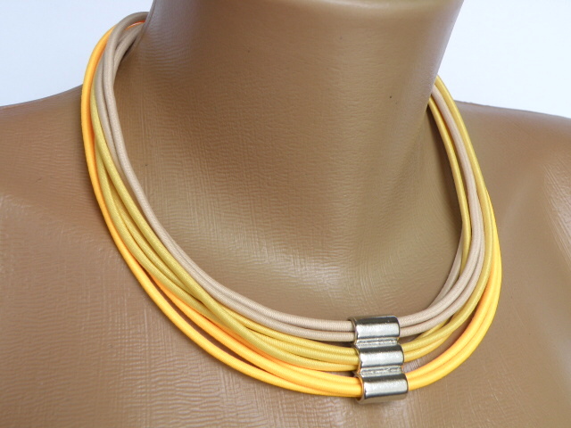 Jemnost žluté-náhrdelník
