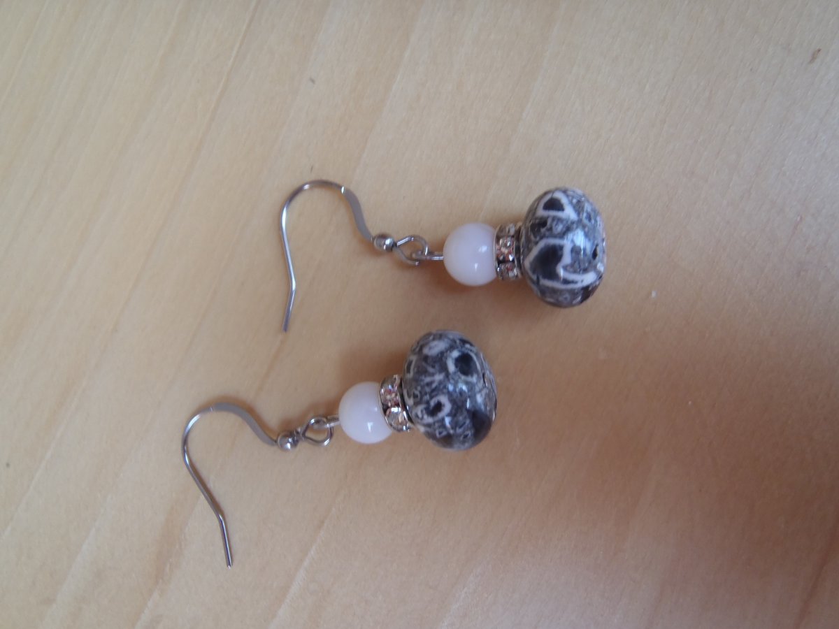 černé mramorové s bílou, chirurgická ocel