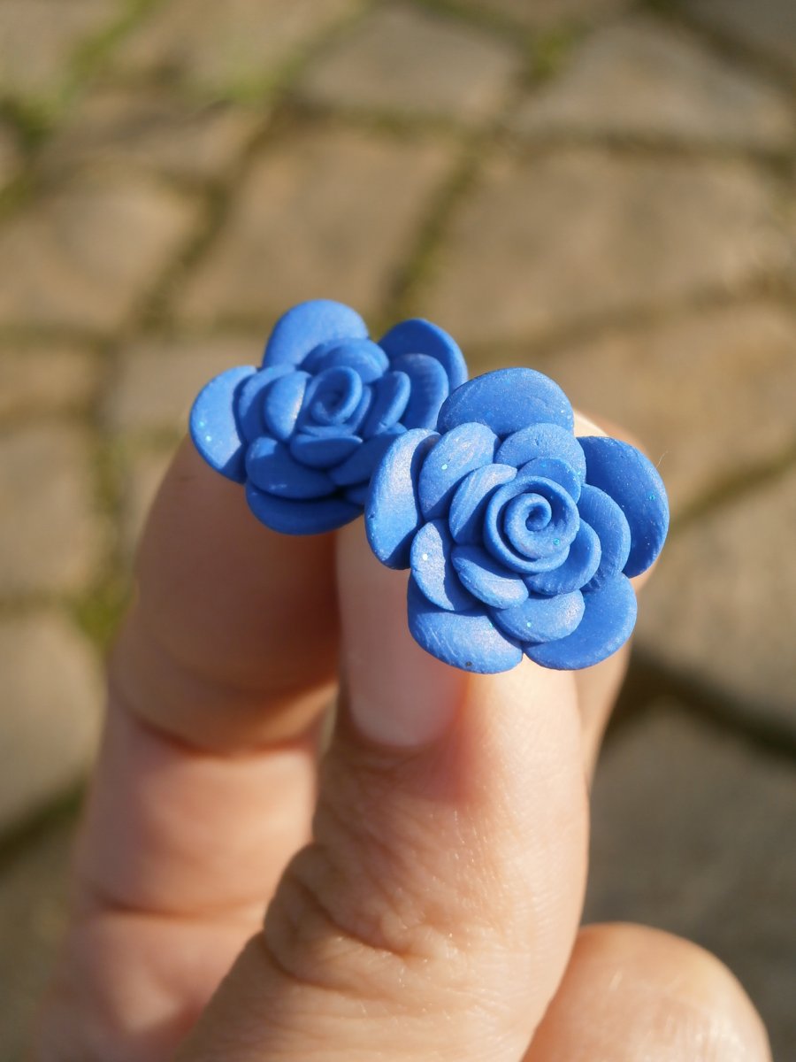 Tmavě modré růžičky – i pro alergiky