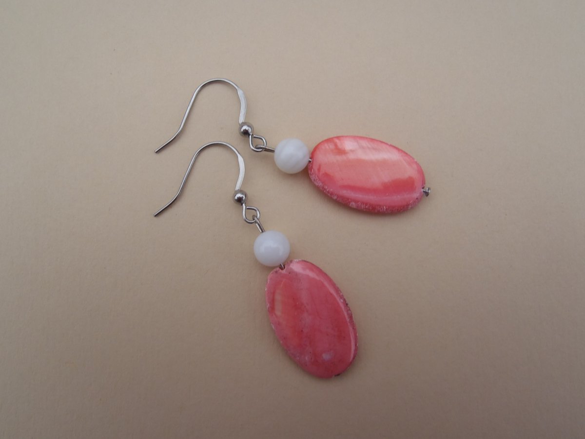 lososová a bílá perleť, chirurgická ocel