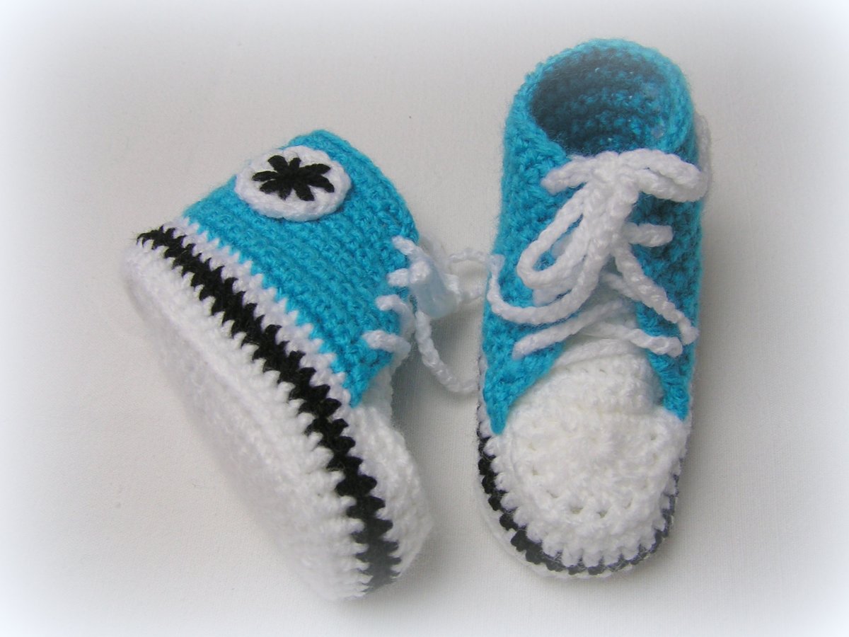 Háčkované tenisky