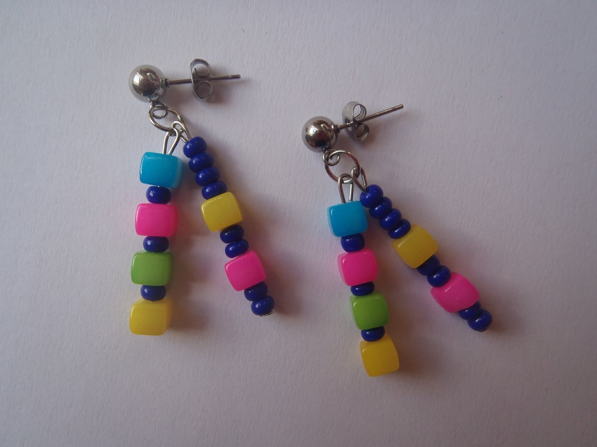 kostky s modrou, chirurgická ocel