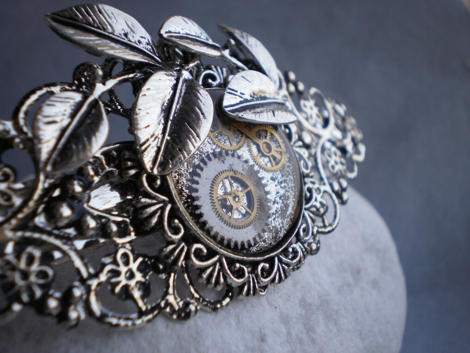 Steampunková spona do vlasů s lůžkem