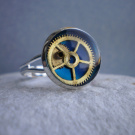 Modrý steampunkový prsten 