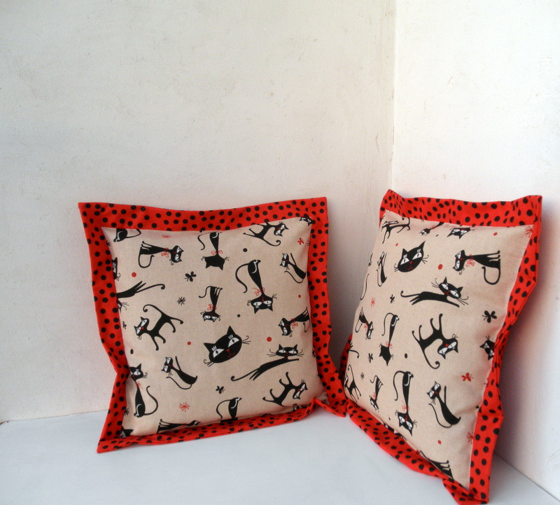 Polštář s lemem - kočky 