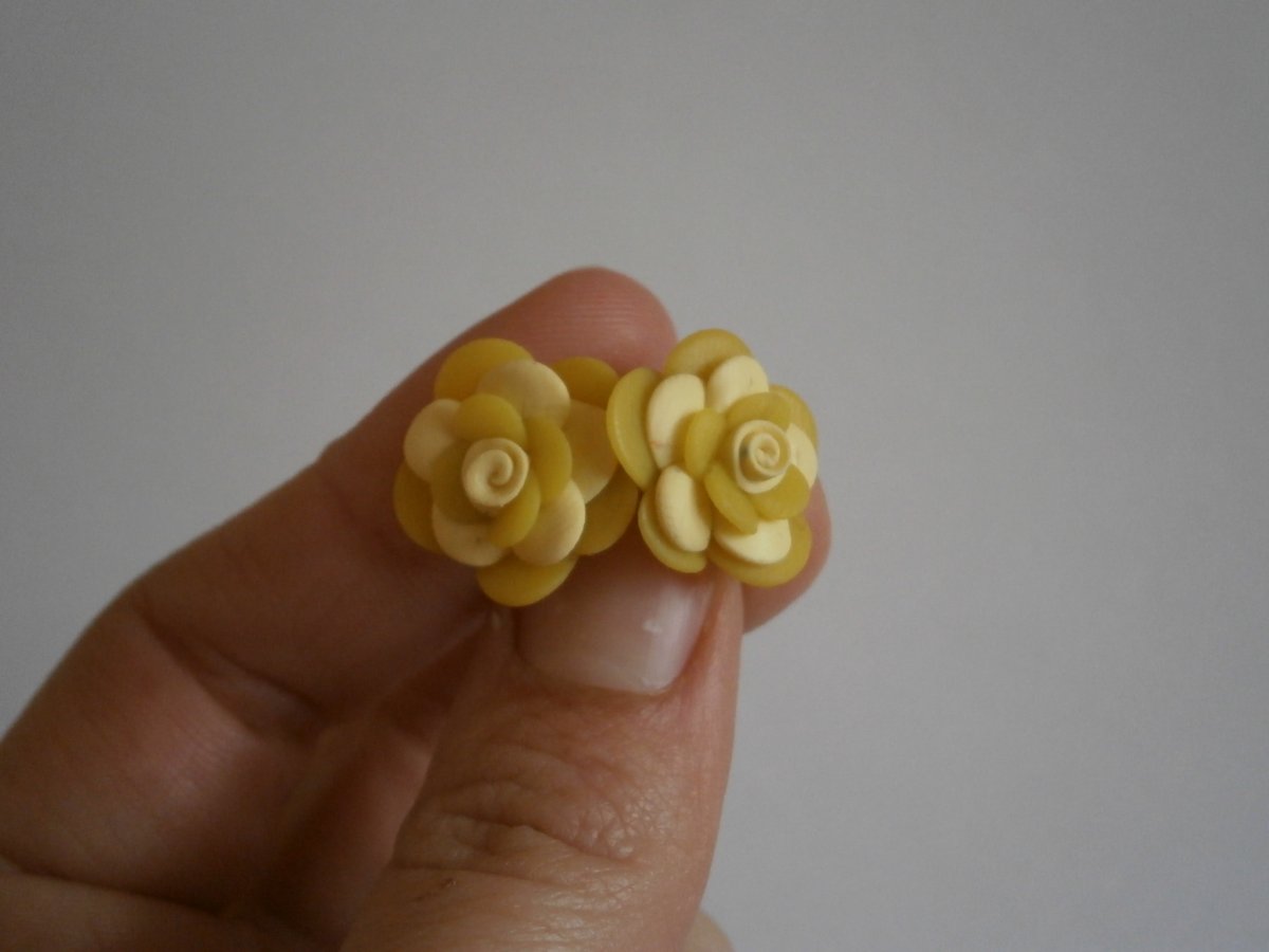 Náušnice růžičky žluté