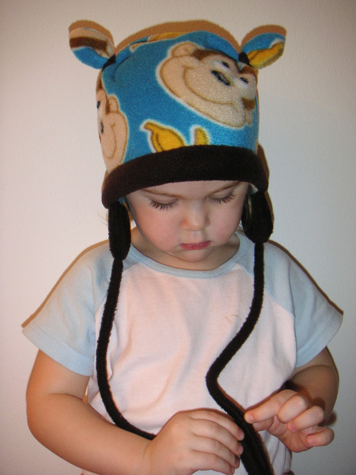 Fleecová čepička s opicemi