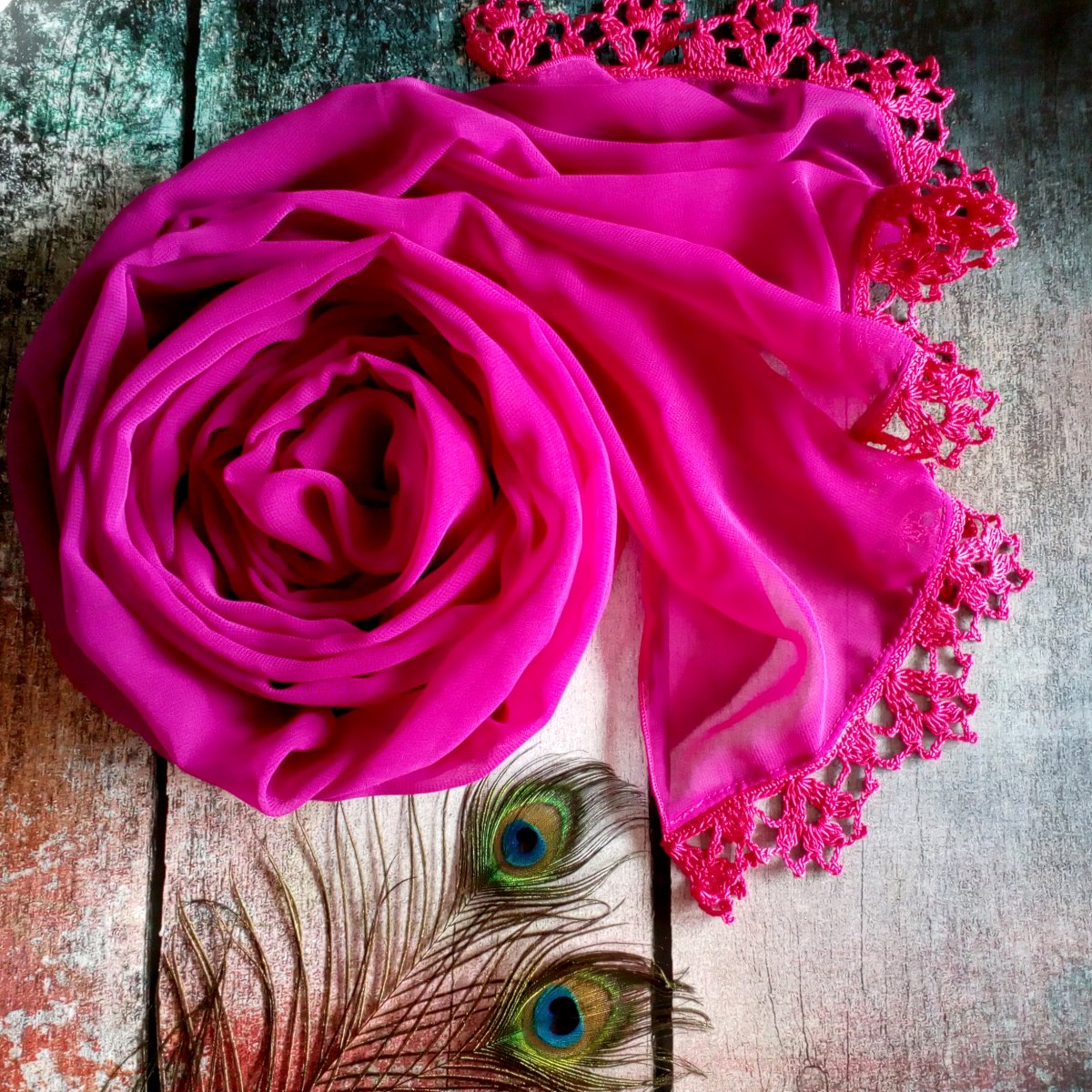 První pivoňky - šifonový šál s krajkou