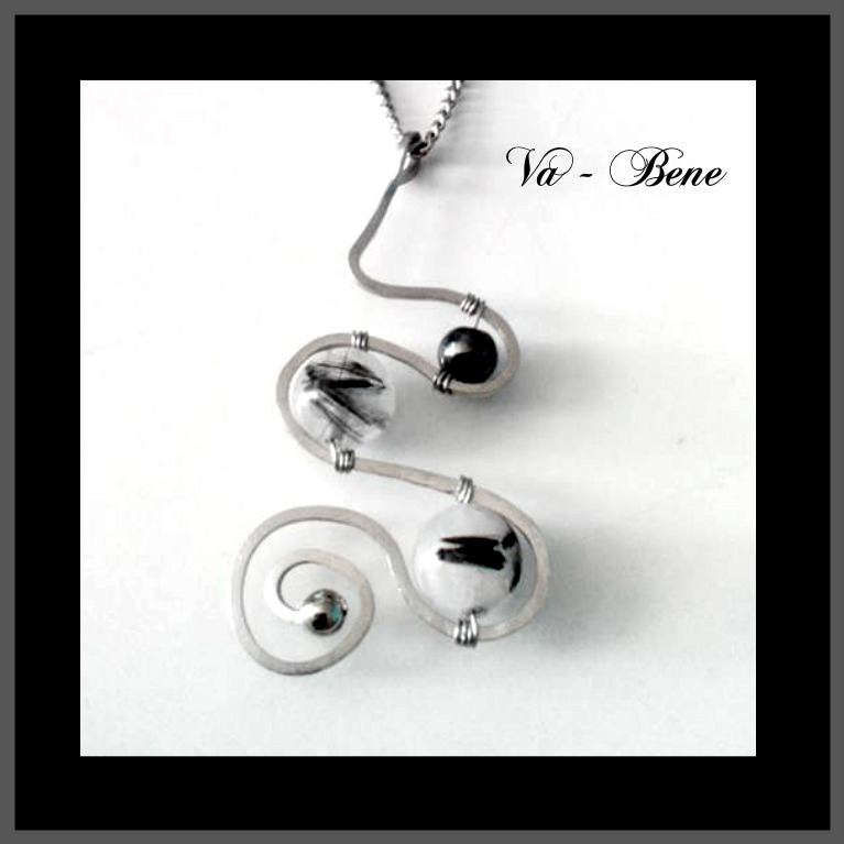 Nerezový náhrdelník - křišťál s turmalínem