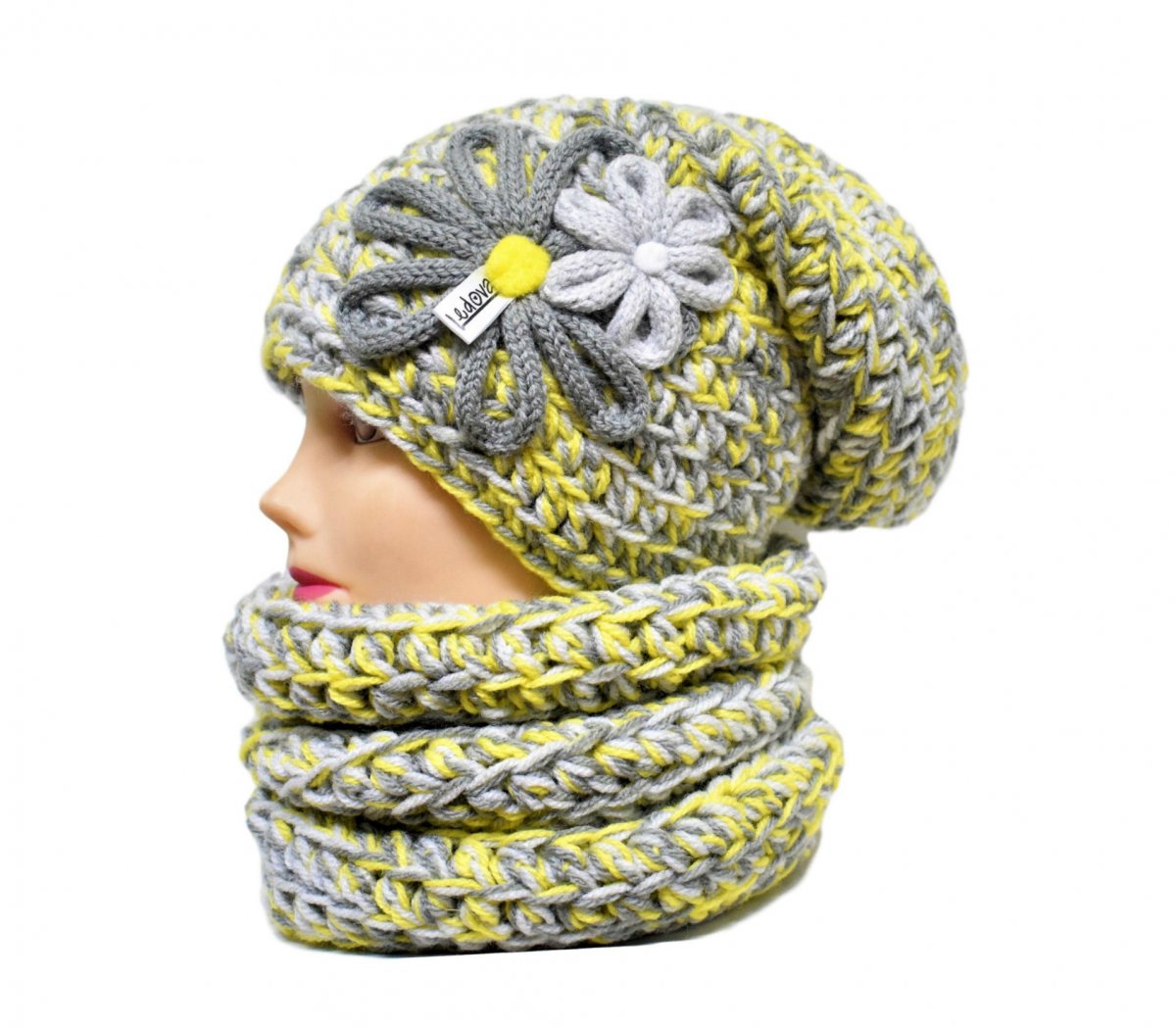 SET ČEPICE A NÁKRČNÍKU 1647