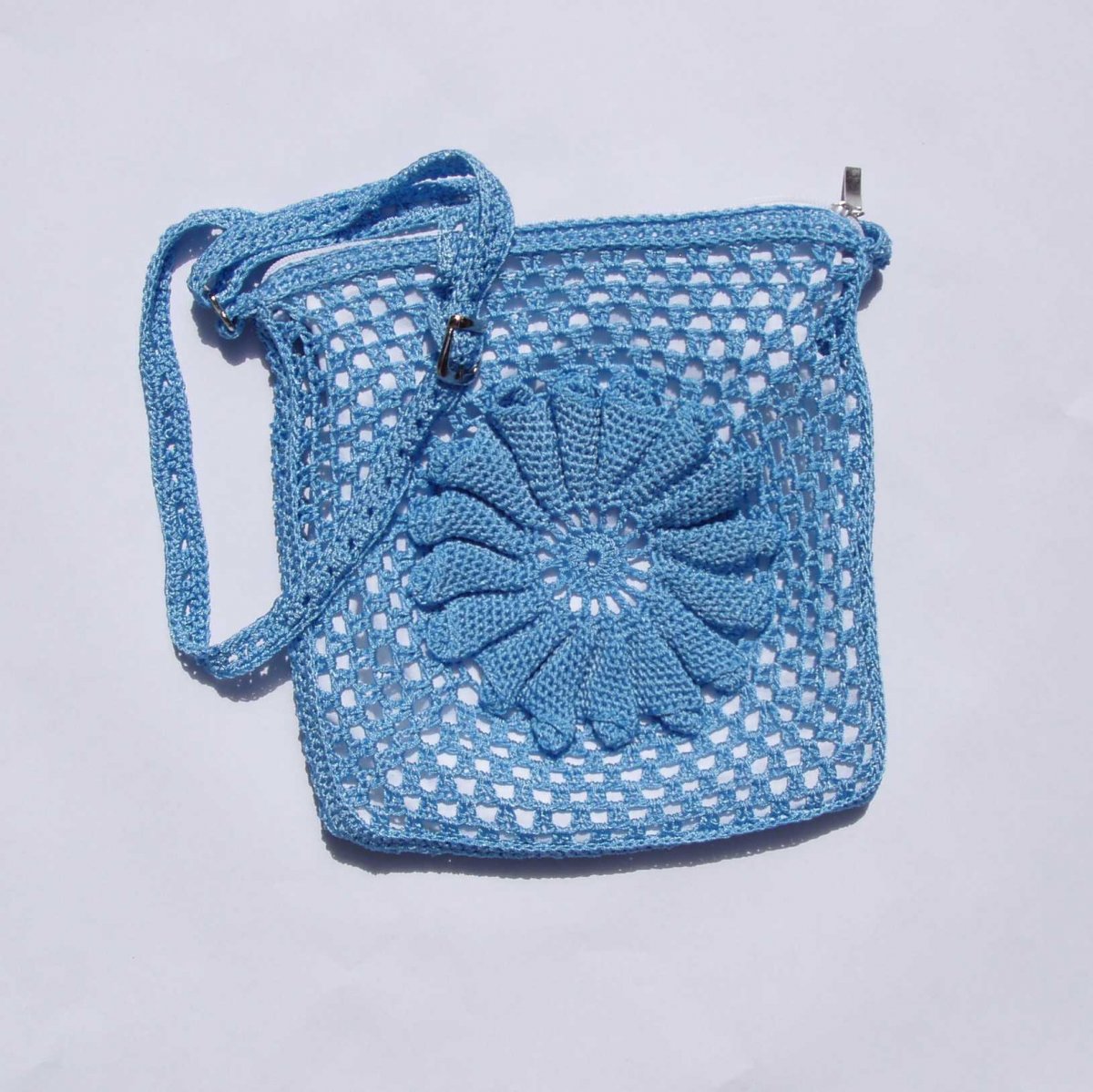 Poměnková kabelka s květinou