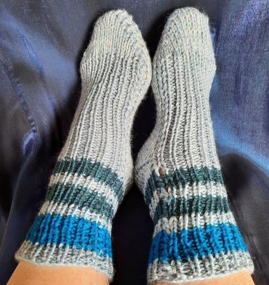 pletené ponožky šedomodré