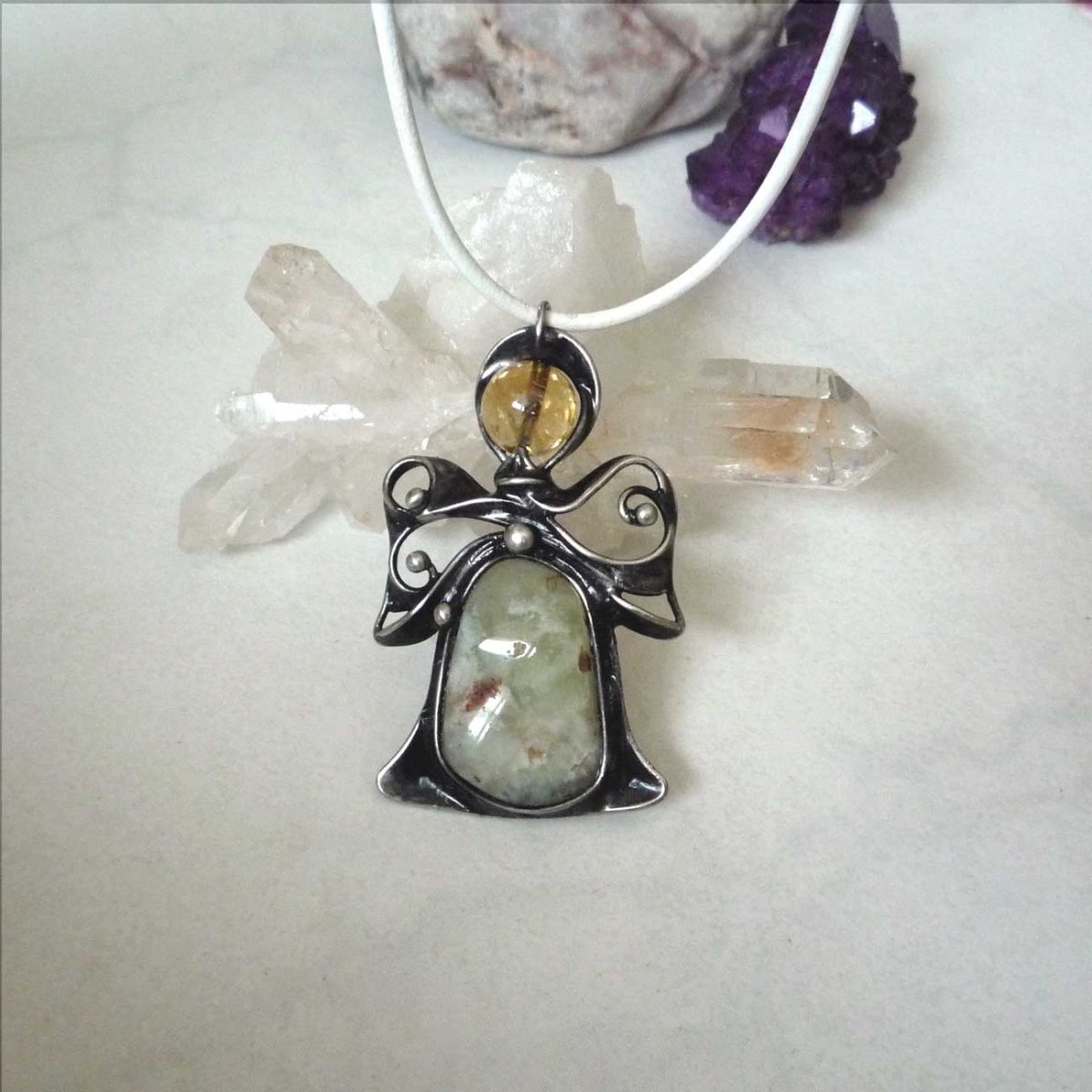 Andílek s prehnitem a citrínem