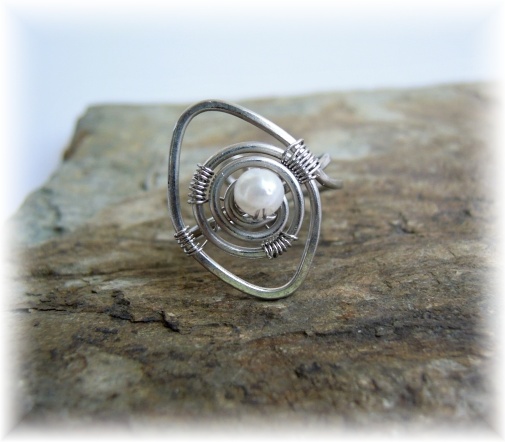 Prstýnek s perličkou