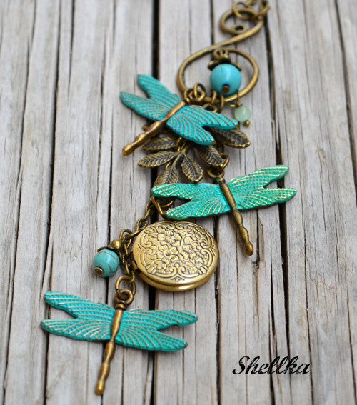 Medailonek s vážkama