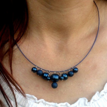 Modré perly na obruči-náhrdelník