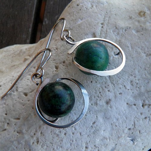 Olivie s chryzokolem