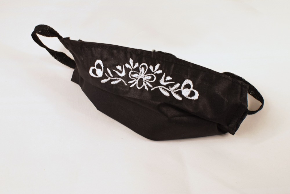 Vyšívané roušky jednovrstvé