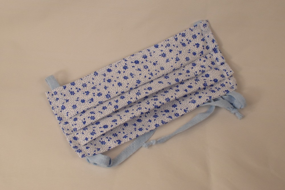 Rouška vhodná i pro seniory bez zavazování