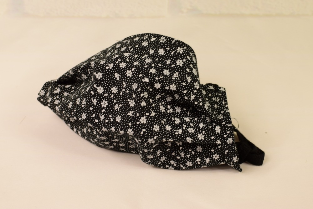 Rouška vhodná i pro seniory bez zavazování