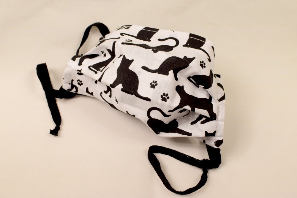 Rouška vhodná i pro seniory bez zavazování