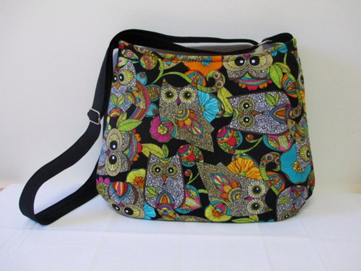 Kabelka samá sova