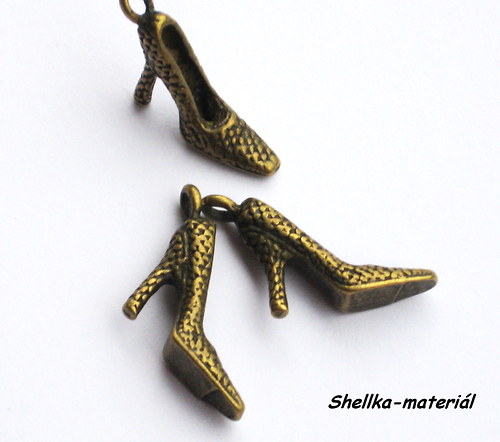 1427.Střevíčky/ 15x15x5mm/ 2 kusy