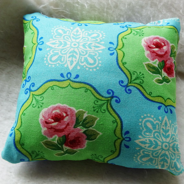 Dvouvzorový levandulový polštářek 1