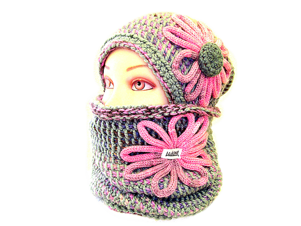 SOUPRAVA ČEPICE A NÁKRČNÍKU S APLIKACÍ rezervace