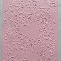 Embosovaná karta  - motiv srdce - růžová
