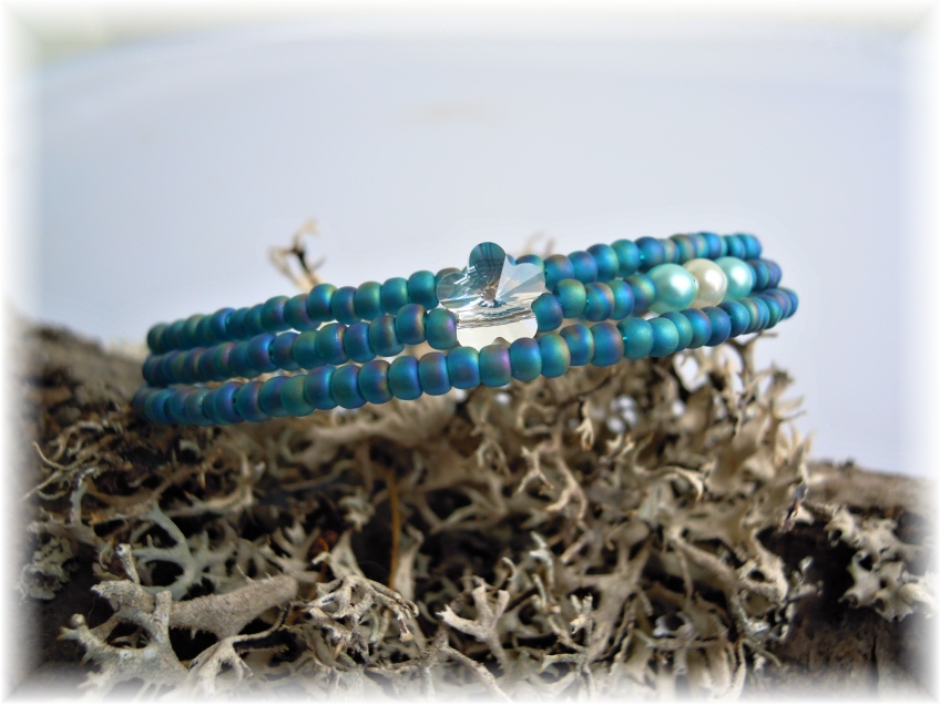 se swarovski kytičkou a perličkami