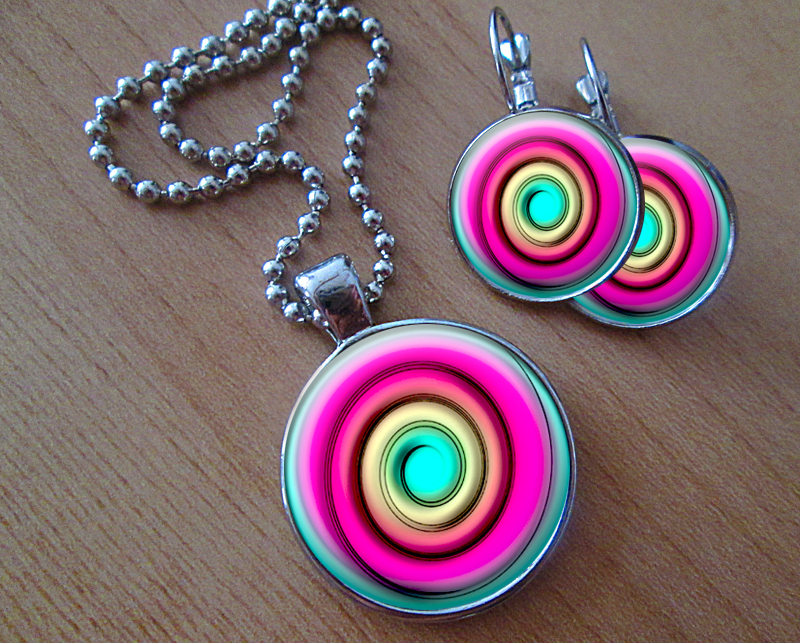 Sada náušniček a přívěsku 