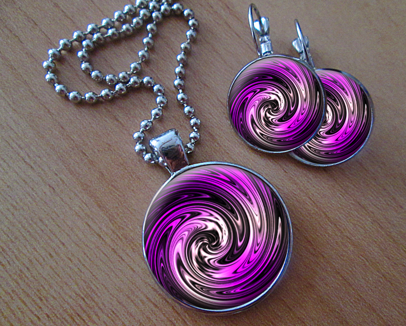 Sada náušniček a přívěsku 