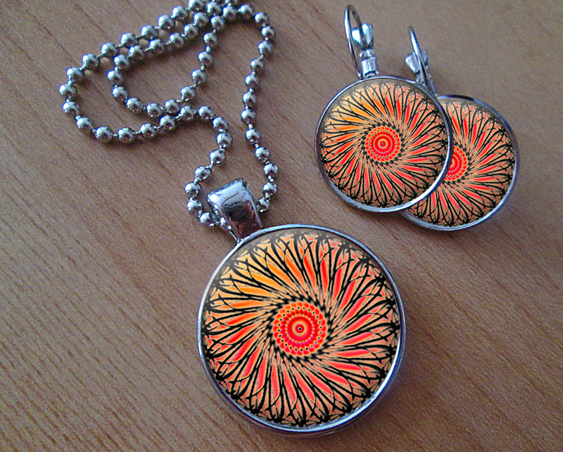 Sada náušniček a přívěsku 