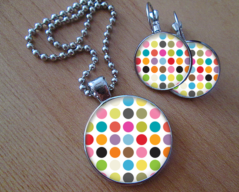 Puntíčky  -  Sada náušniček a přívěsku