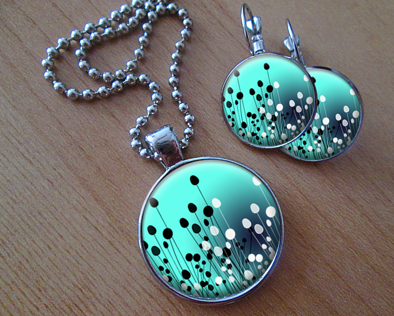 Sada náušniček a přívěsku 