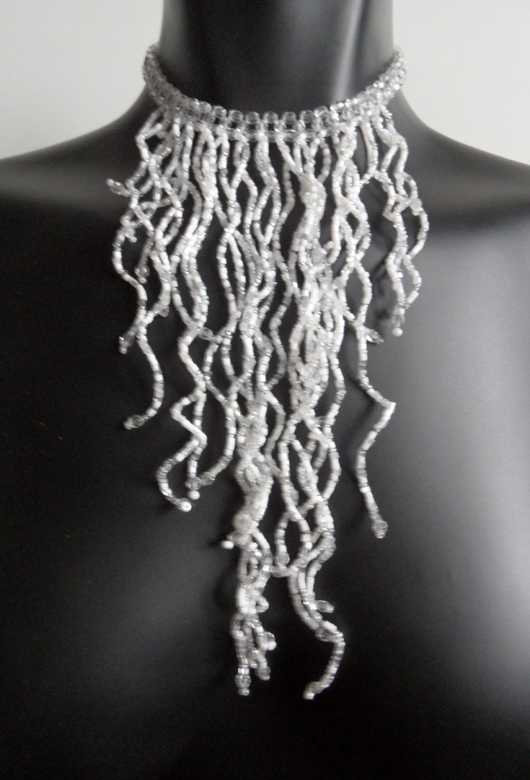 Náhrdelník z perliček bílý