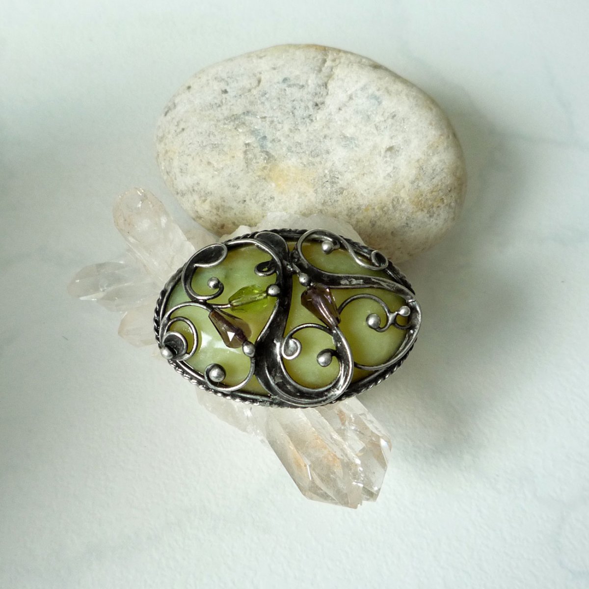 Brož se serpentinem