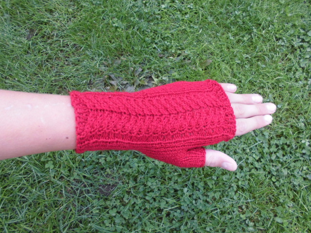 Návleky Šipky tmavě červené (15-18 cm)