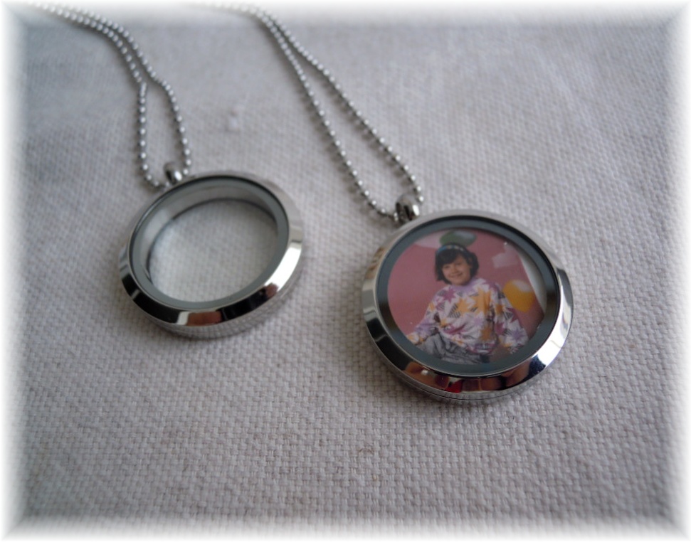 Medailonek prosklený