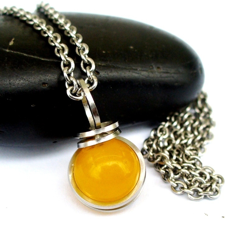 NÁHRDELNÍK  Slunce v duši