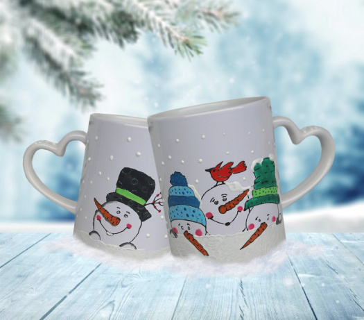 Hrnek rukojeť srdce - sněhuláci zvídaví