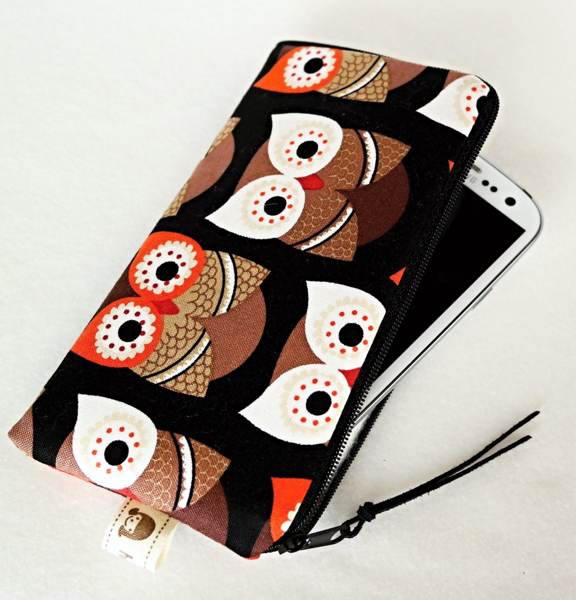 SOVY NA ČERNÉ - obal na mobil