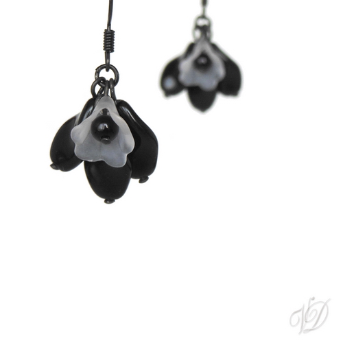 Náušnice - Květiny černé s bílou kalou (0103)