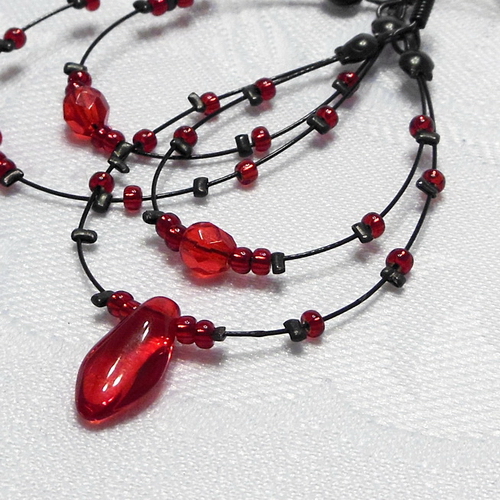 Přívěsek - Lanka luxusní slzy červenočerné (0028)