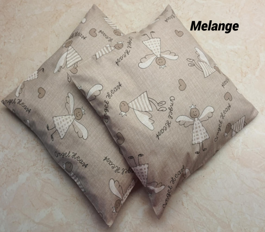    Srdíčkový plněný polštářek