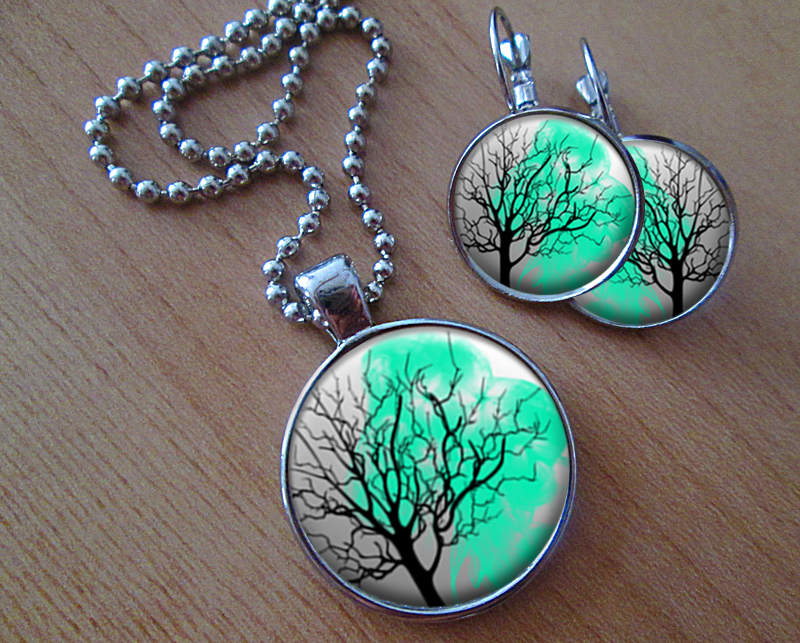 Sada náušniček a přívěsku 