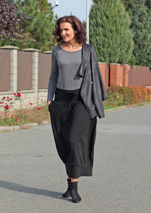 Černá balonová dlouhá sukně