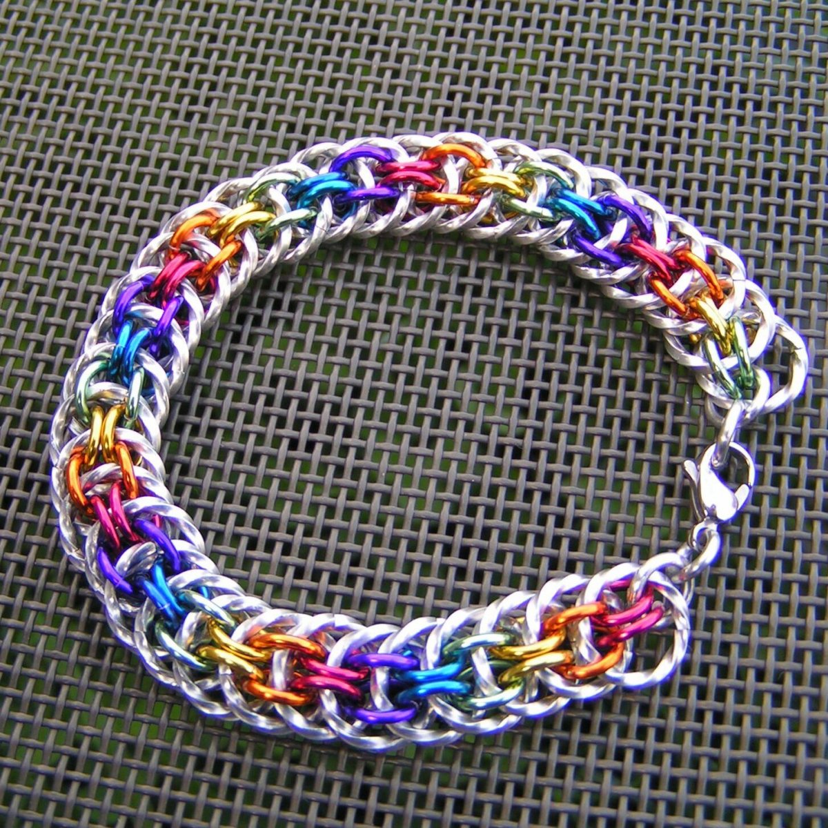 Superberus - duhový náramek