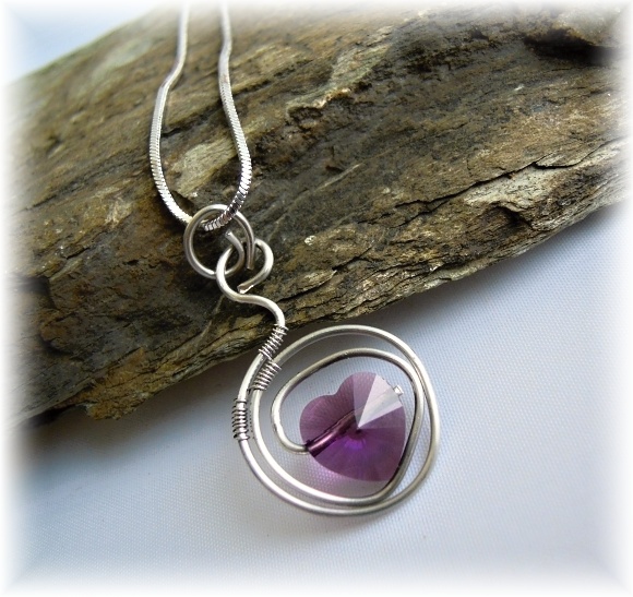 Přívěsek se swarovski srdíčkem 